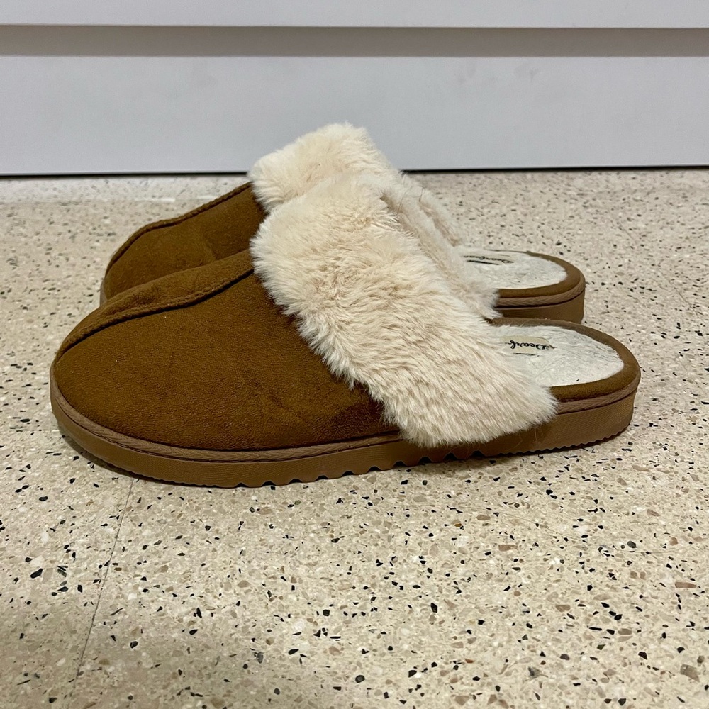 Dearfoams Slippers - Picture 3 of 6